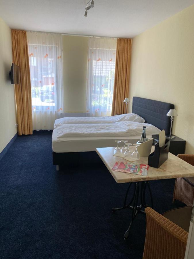 Nordseehotel Benser Hof Am Hafen ベンサージール エクステリア 写真