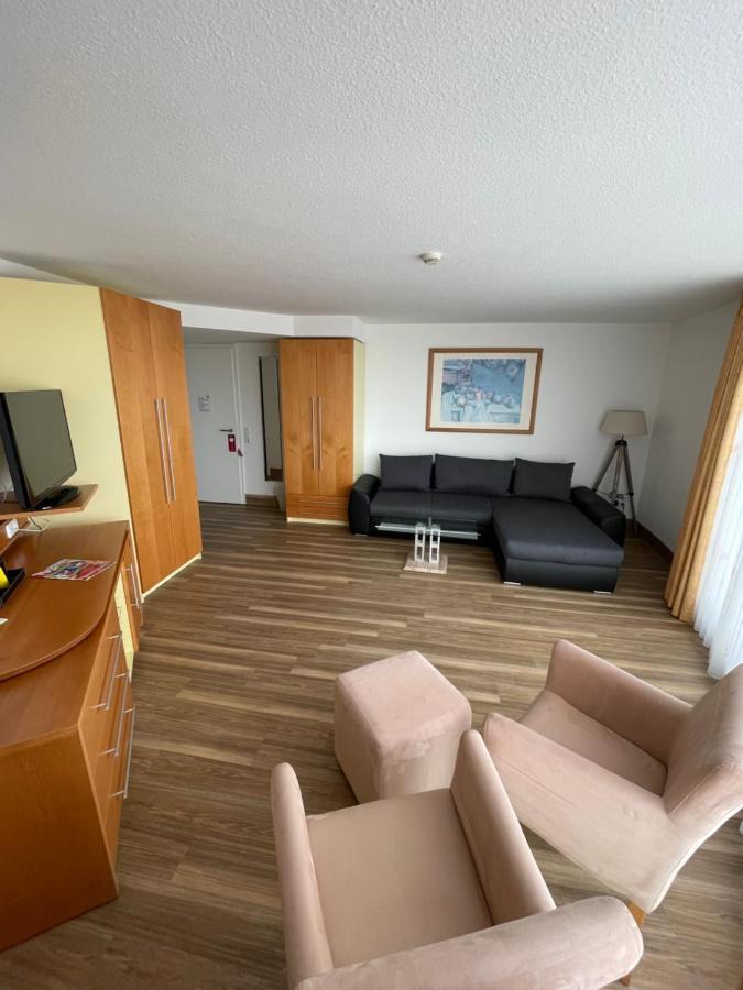 Nordseehotel Benser Hof Am Hafen ベンサージール エクステリア 写真