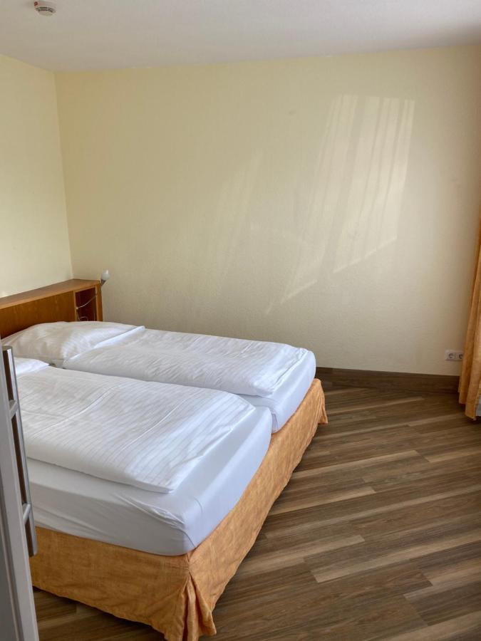 Nordseehotel Benser Hof Am Hafen ベンサージール エクステリア 写真