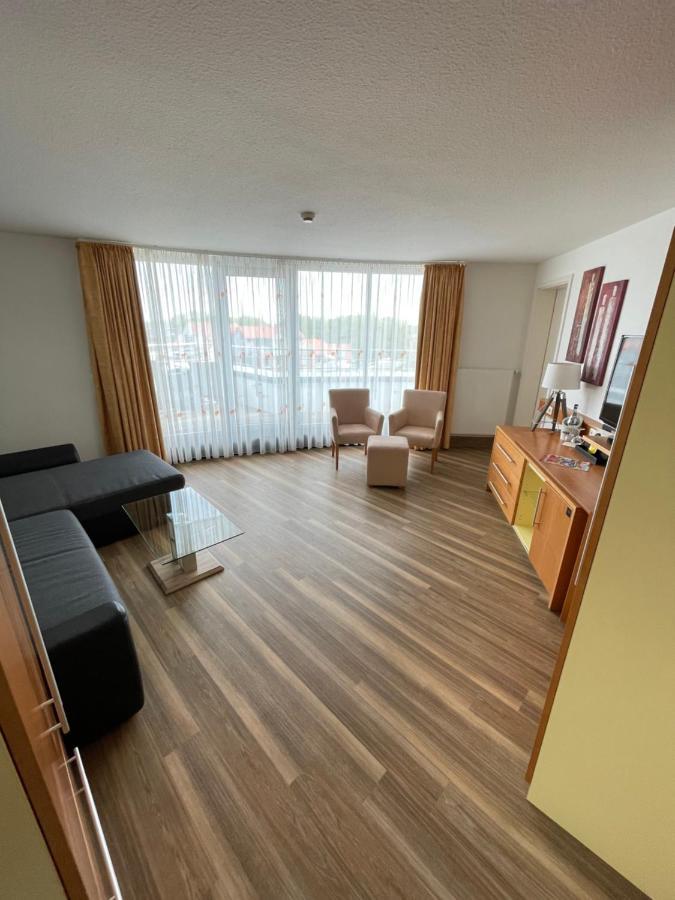 Nordseehotel Benser Hof Am Hafen ベンサージール エクステリア 写真