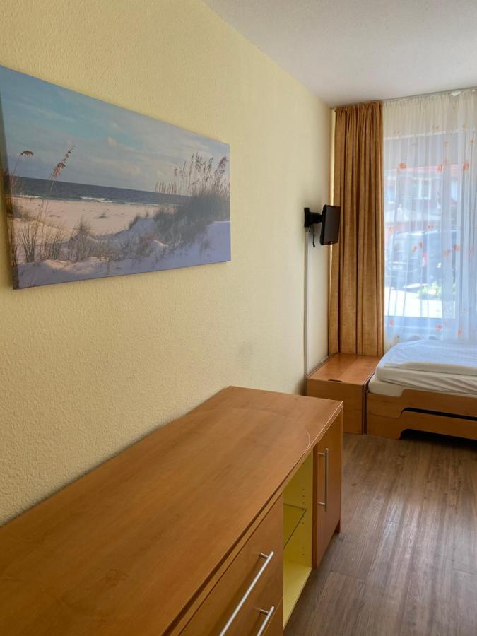 Nordseehotel Benser Hof Am Hafen ベンサージール エクステリア 写真