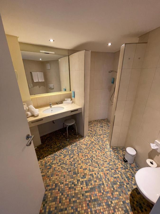 Nordseehotel Benser Hof Am Hafen ベンサージール エクステリア 写真