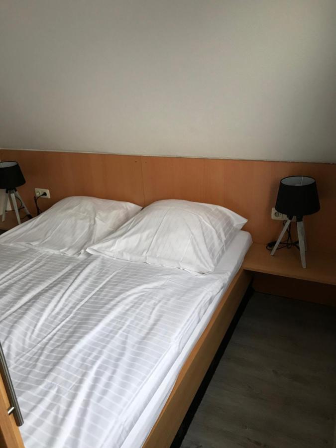 Nordseehotel Benser Hof Am Hafen ベンサージール エクステリア 写真