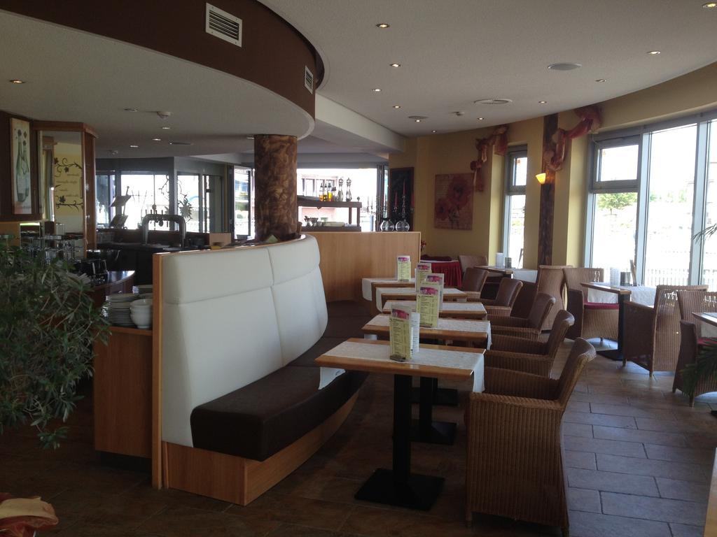 Nordseehotel Benser Hof Am Hafen ベンサージール エクステリア 写真