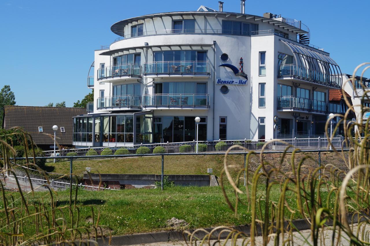 Nordseehotel Benser Hof Am Hafen ベンサージール エクステリア 写真