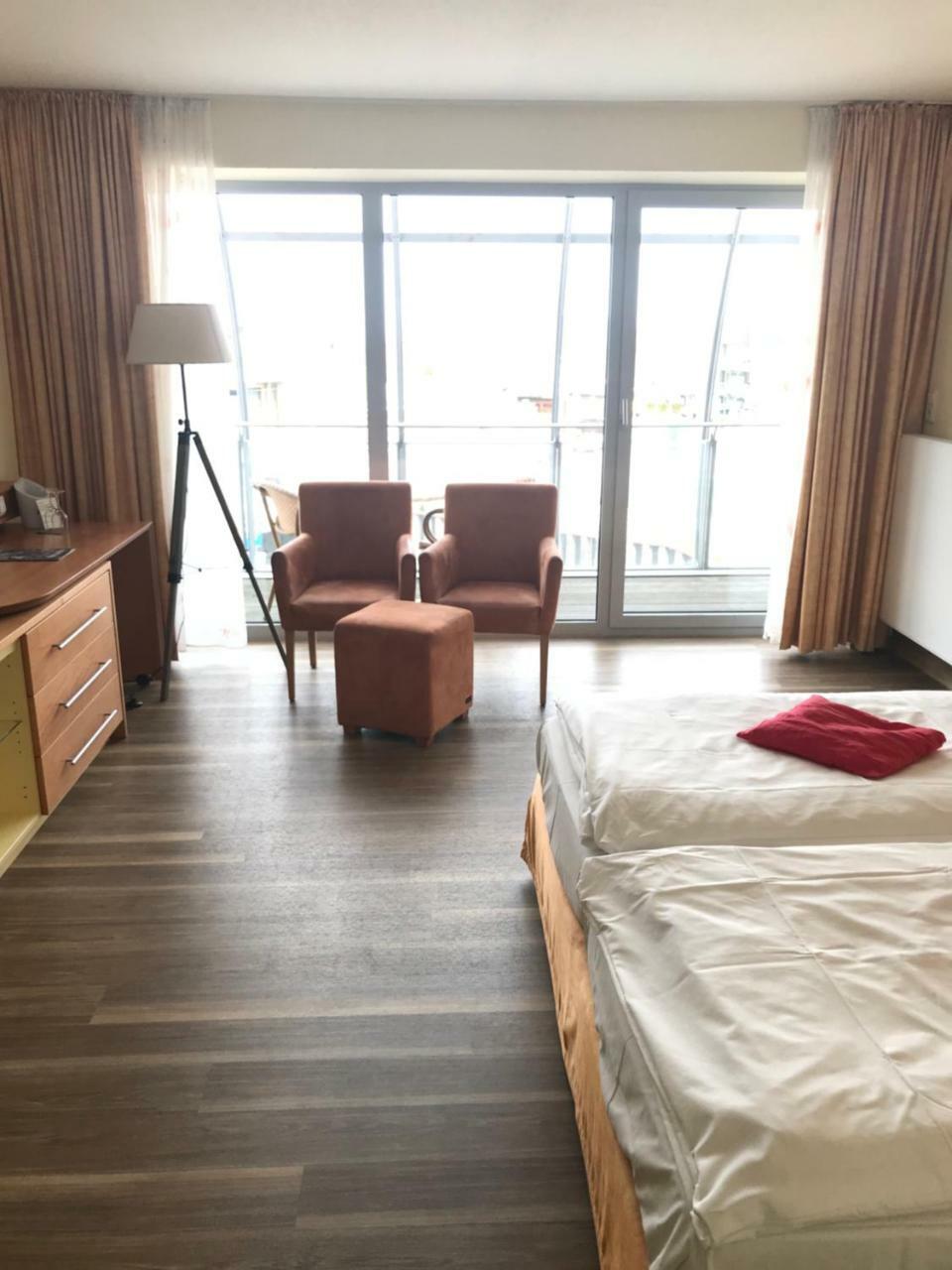 Nordseehotel Benser Hof Am Hafen ベンサージール エクステリア 写真