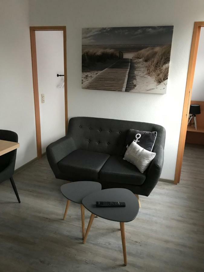 Nordseehotel Benser Hof Am Hafen ベンサージール エクステリア 写真